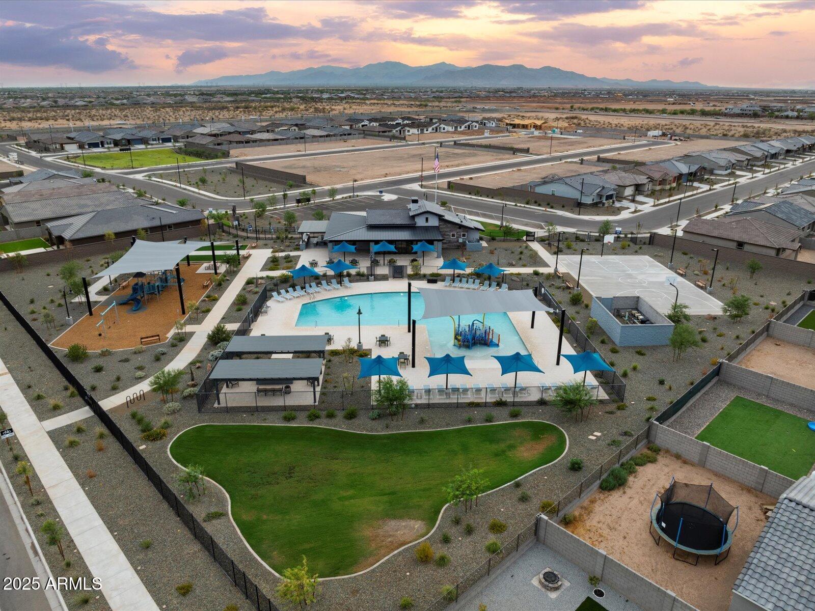16084 W PRICKLY PEAR Trail