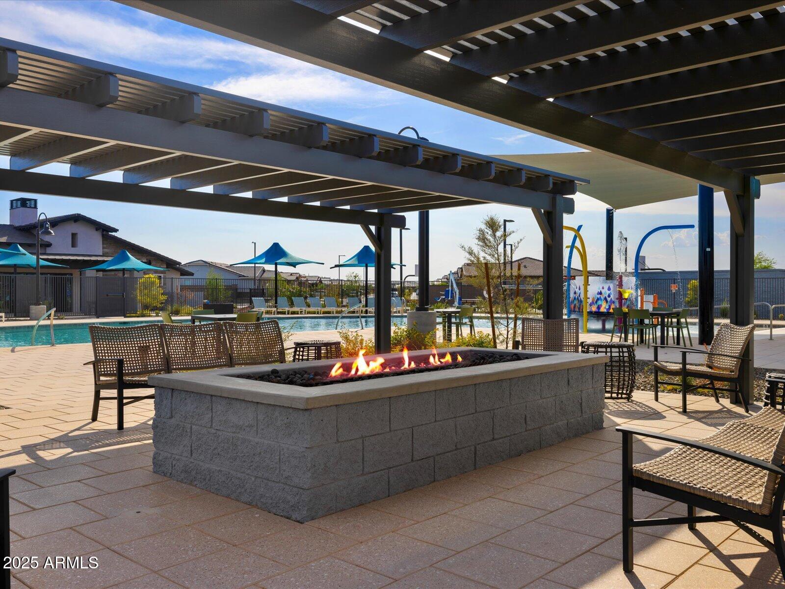 16084 W PRICKLY PEAR Trail