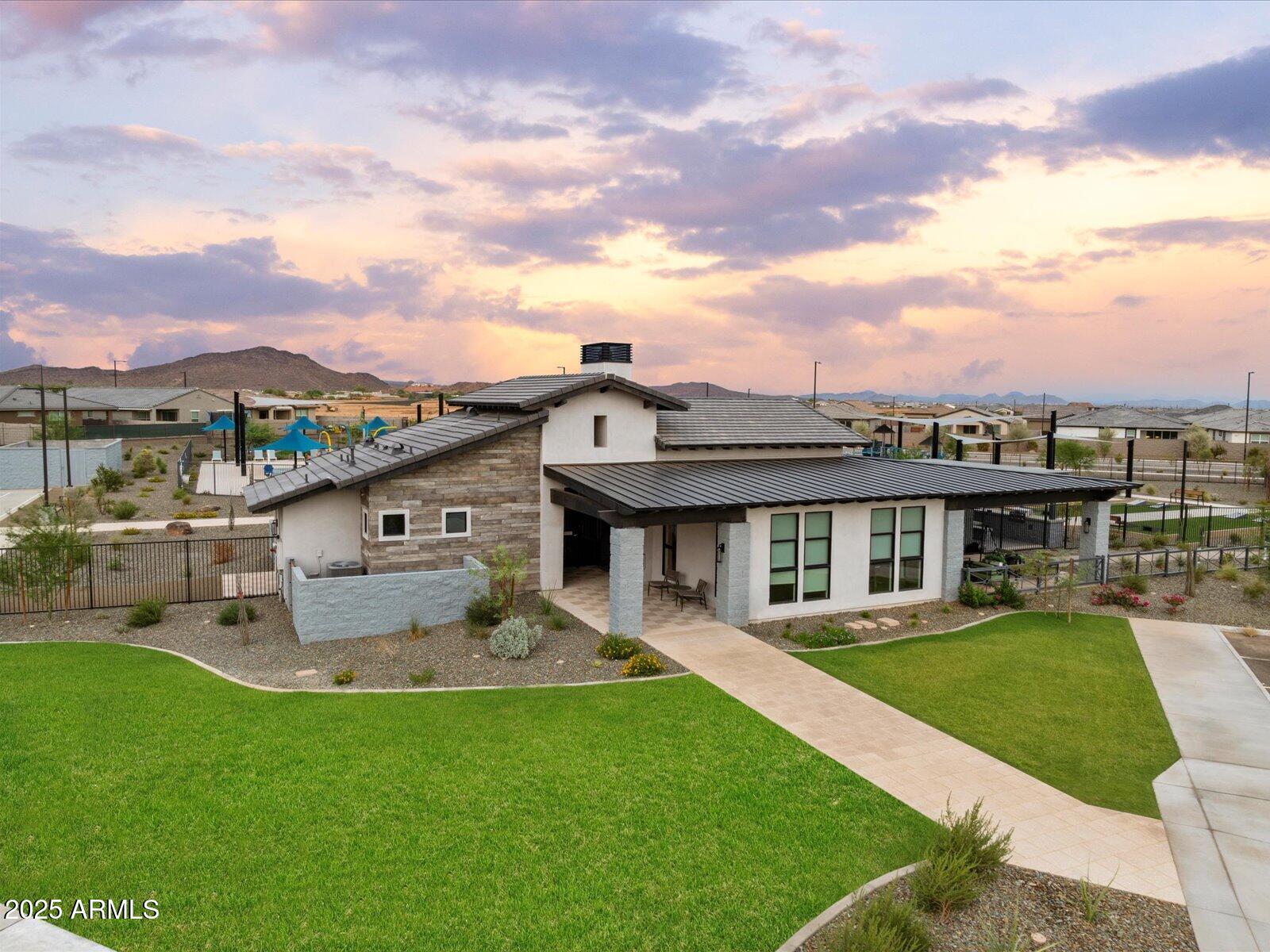16084 W PRICKLY PEAR Trail