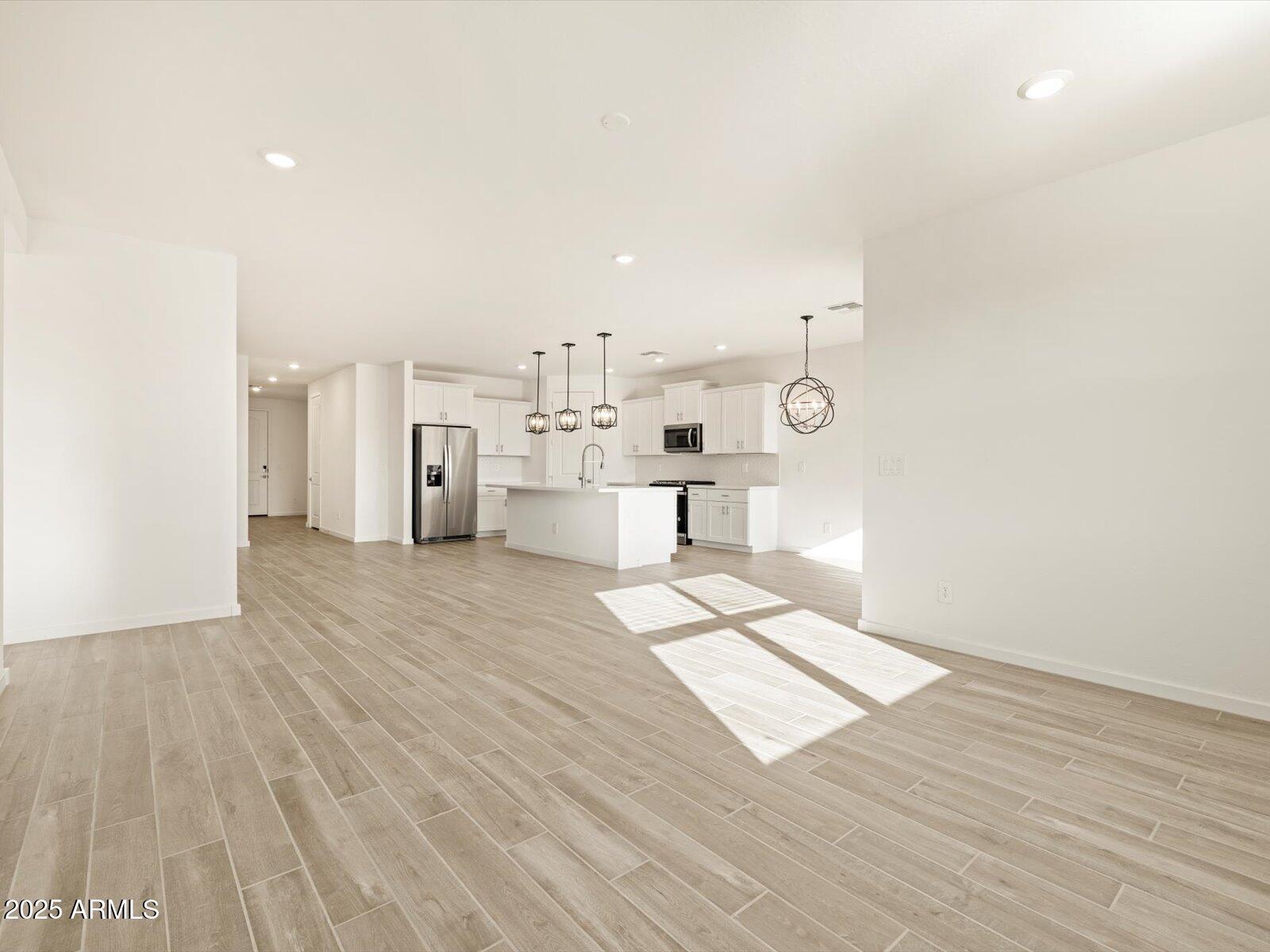 16084 W PRICKLY PEAR Trail