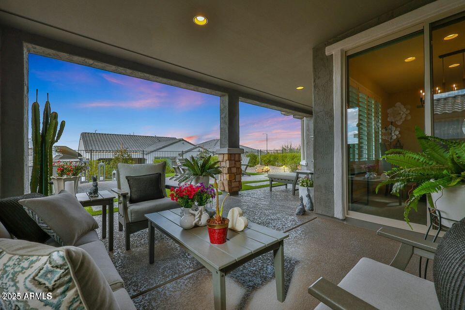 26764 W Ponderosa Lane