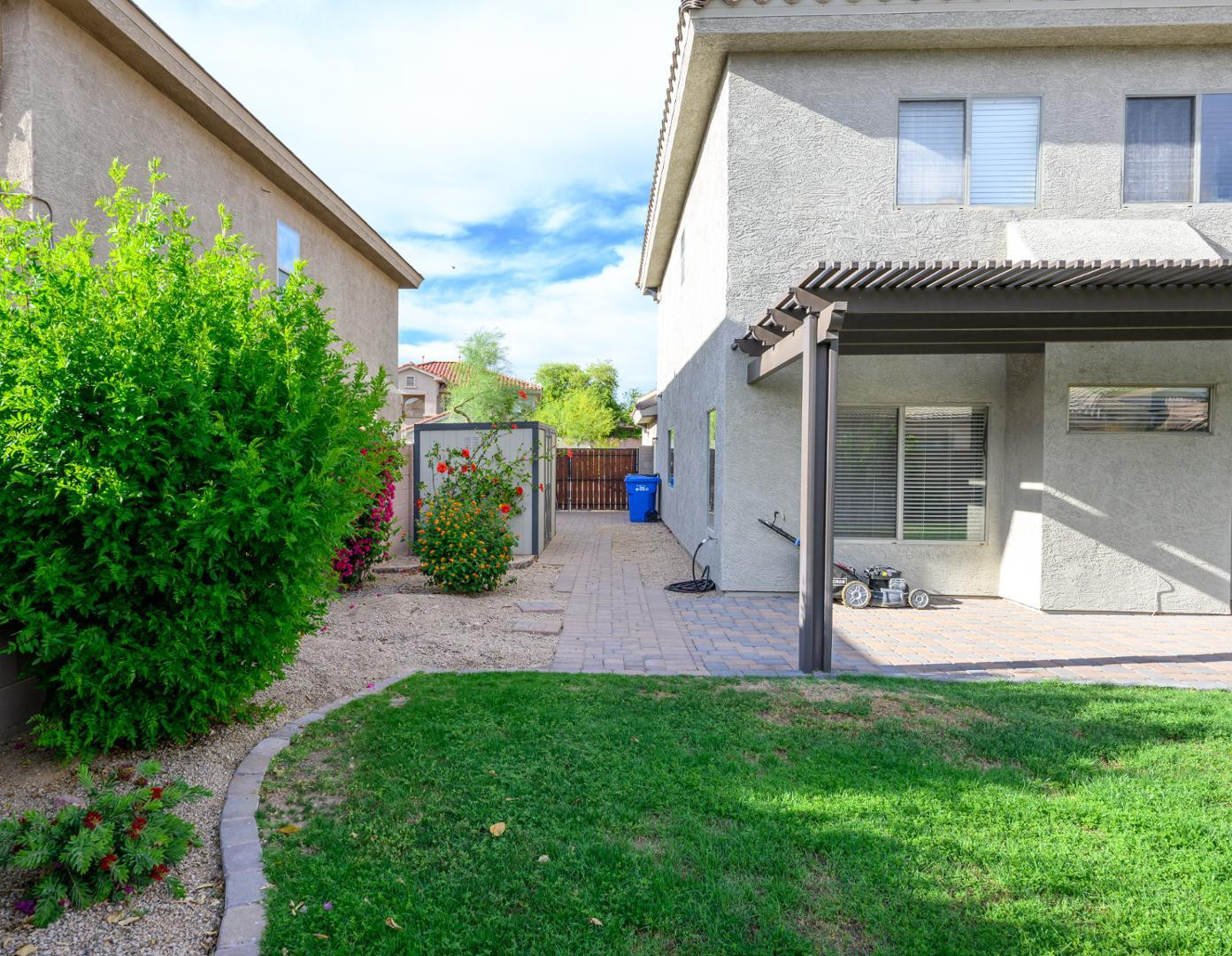 2521 W Tumbleweed Drive