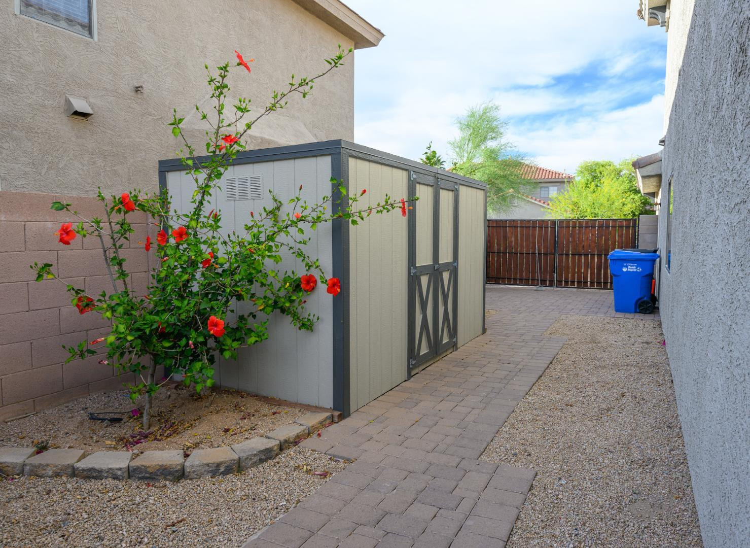 2521 W Tumbleweed Drive