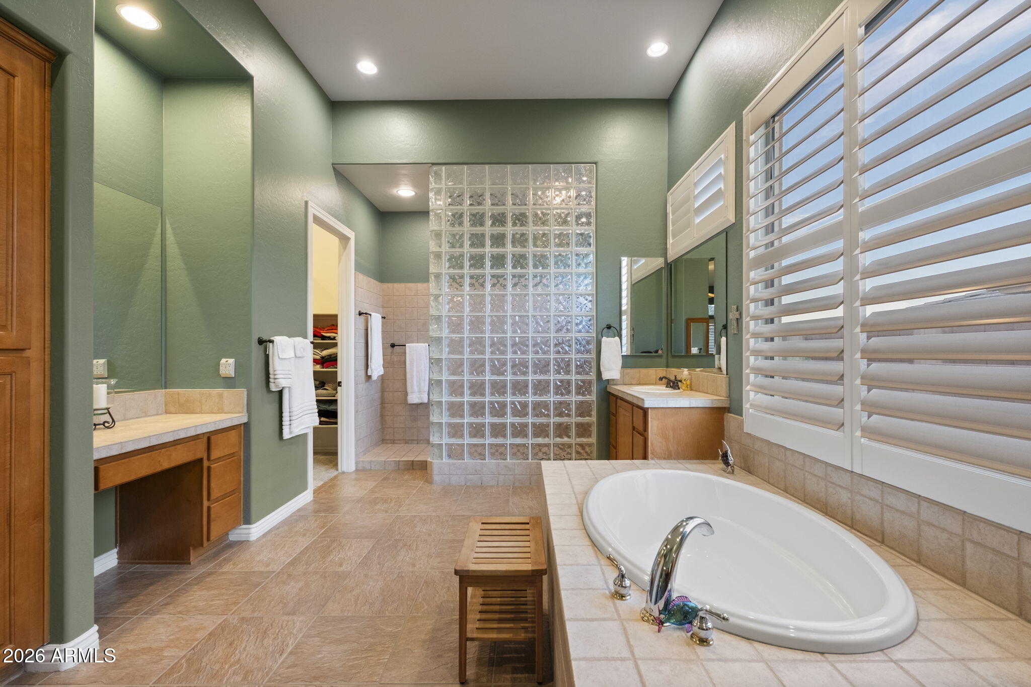 42010 N HARBOUR TOWN Court