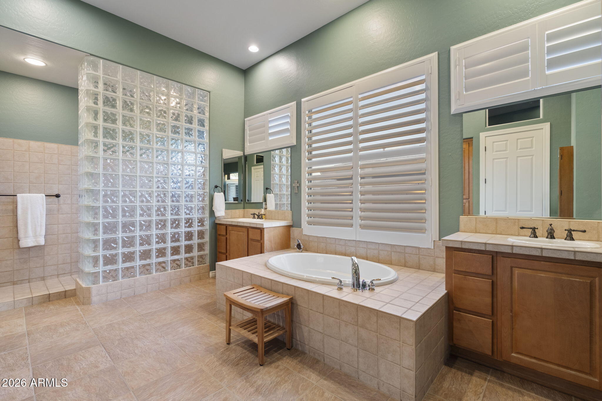 42010 N HARBOUR TOWN Court