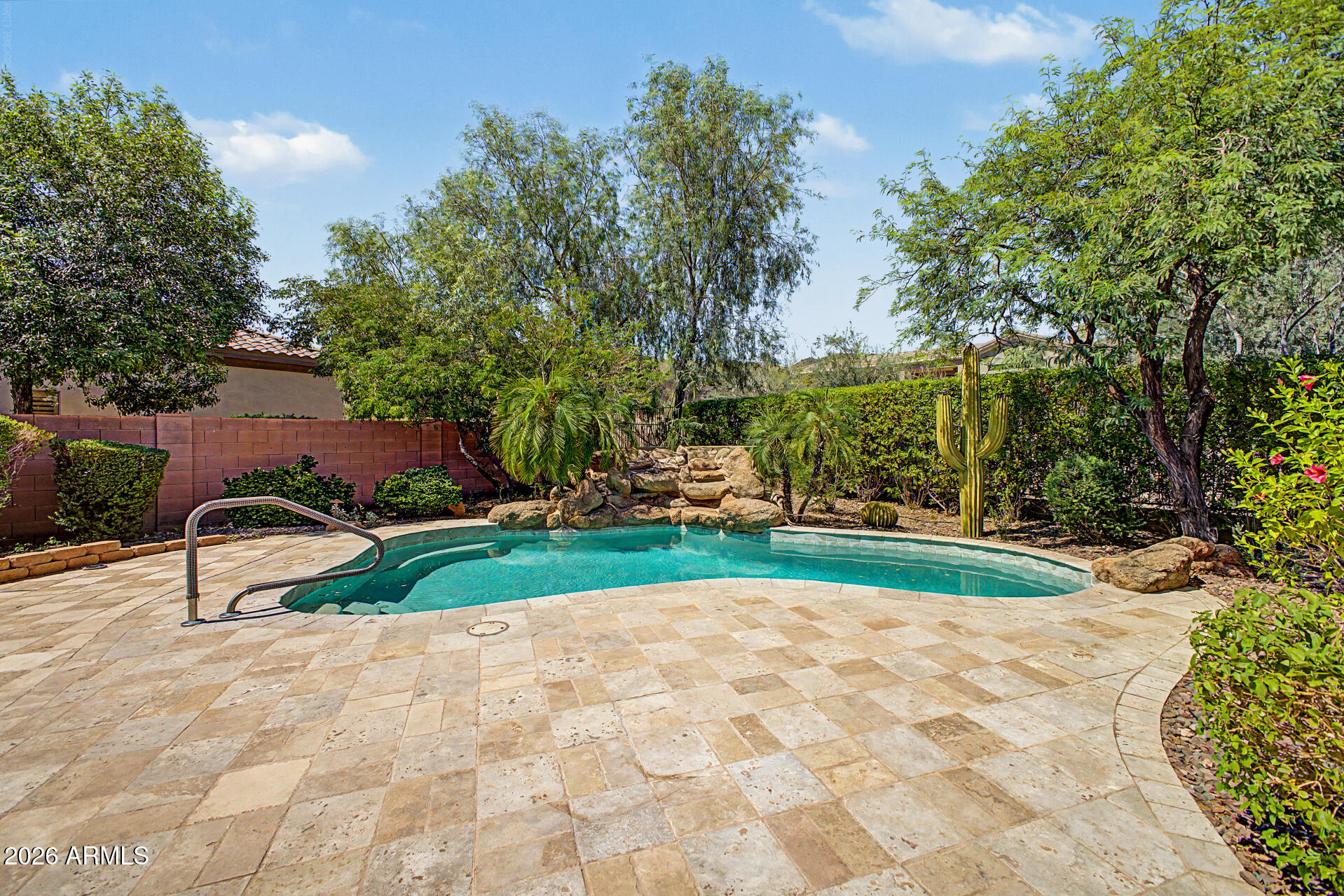 1807 W CAMARGO Court