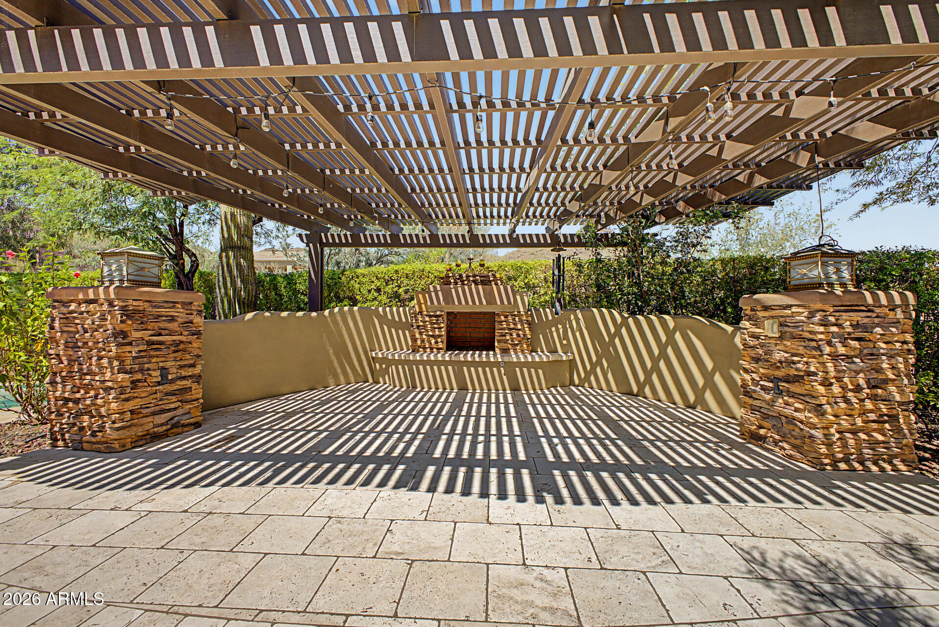 1807 W CAMARGO Court
