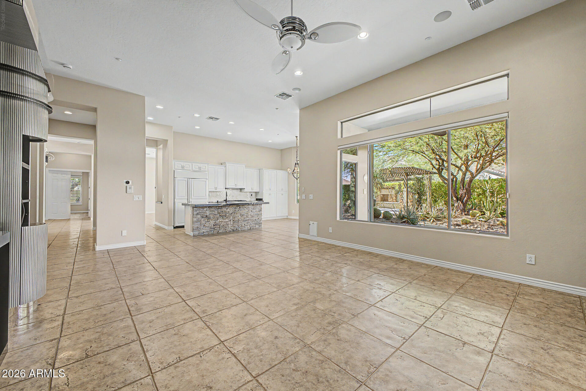 1807 W CAMARGO Court