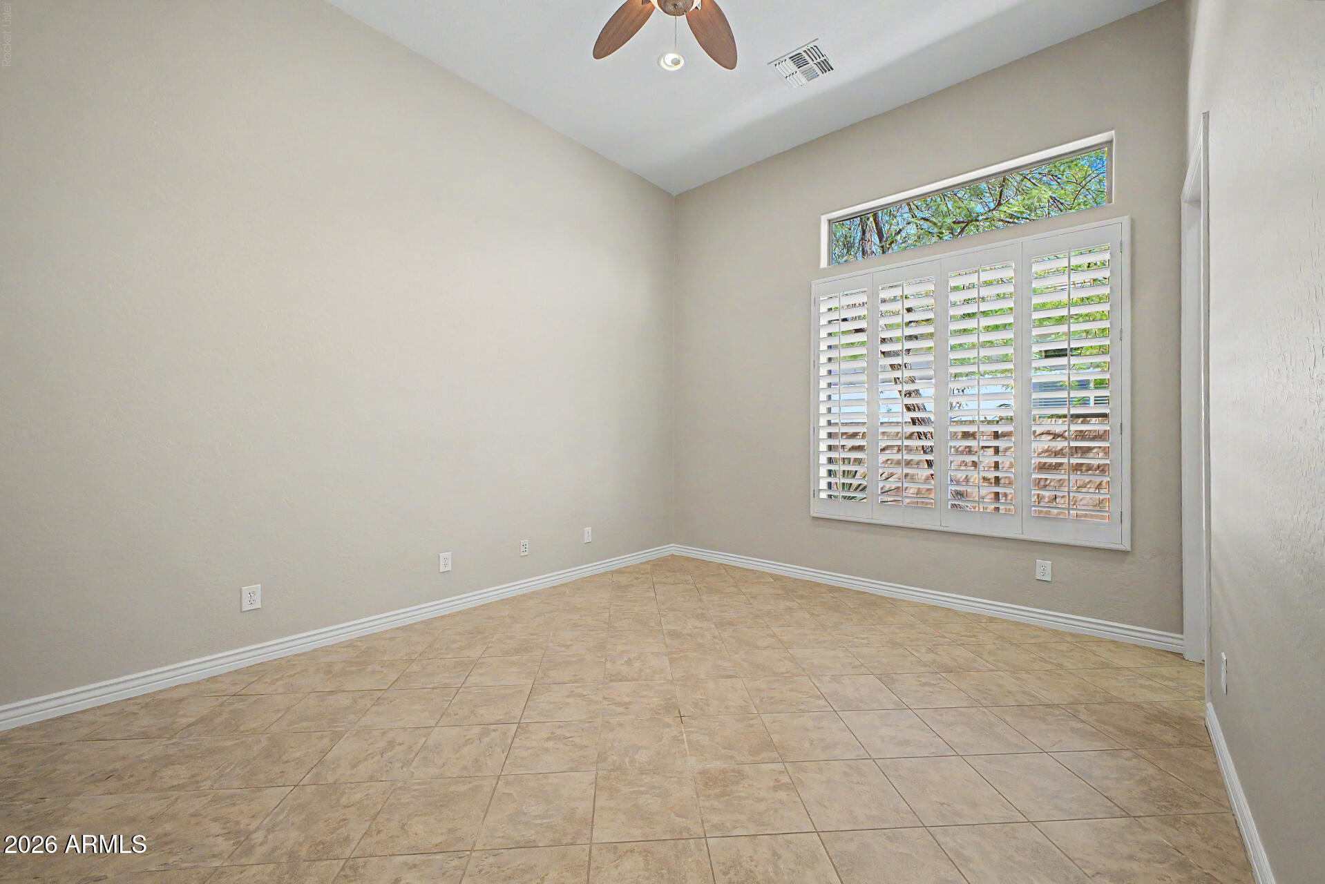 1807 W CAMARGO Court