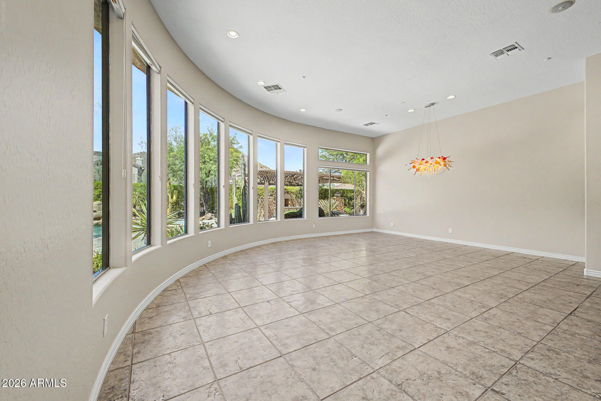1807 W CAMARGO Court