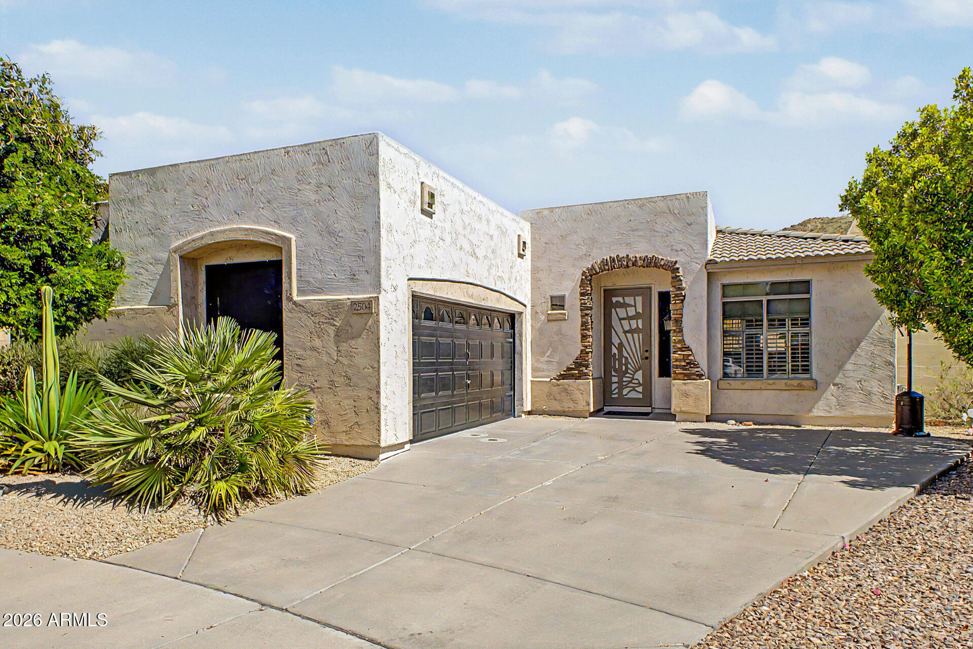2504 W OLD PAINT Trail