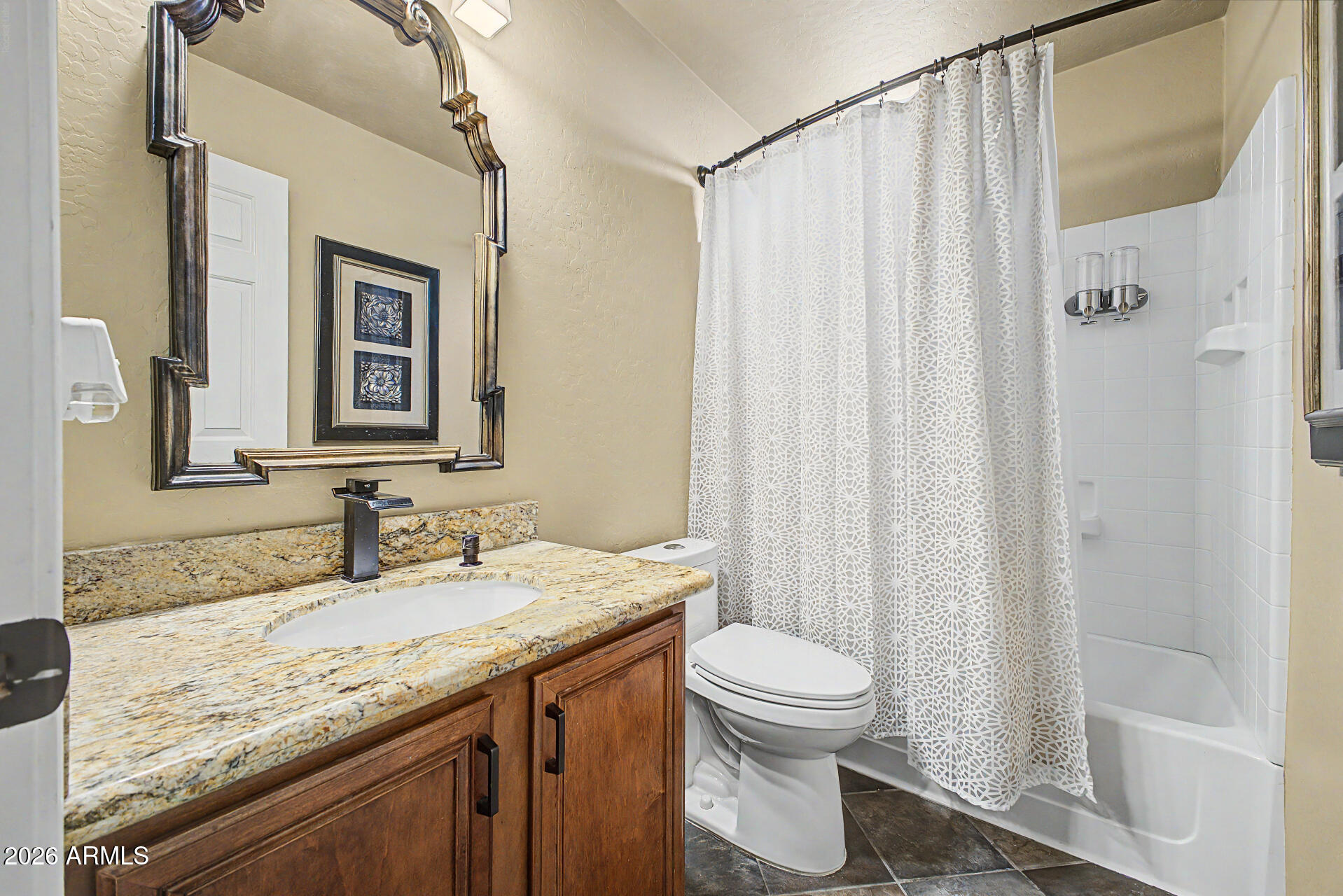 2504 W OLD PAINT Trail