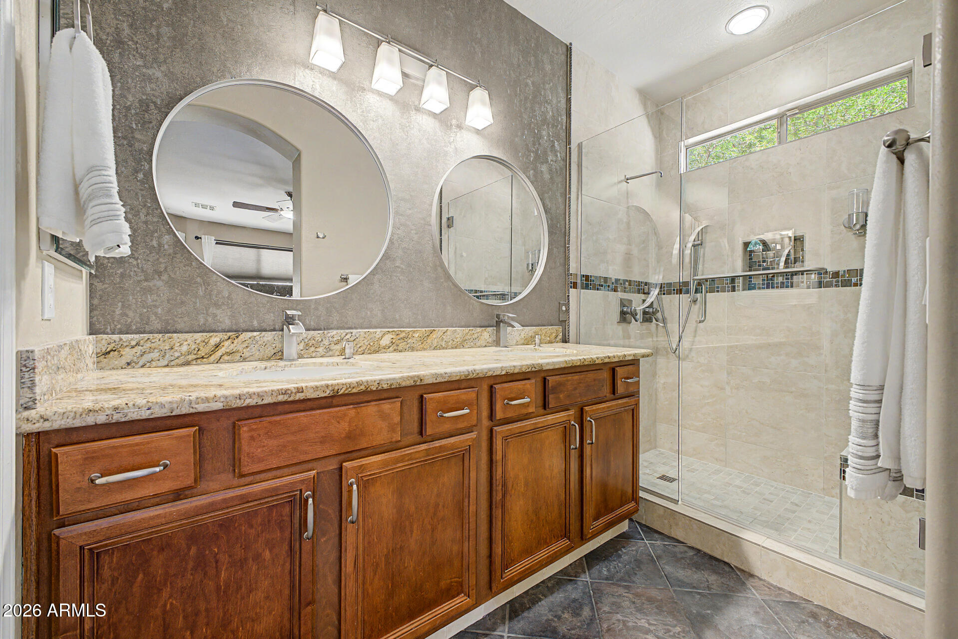 2504 W OLD PAINT Trail