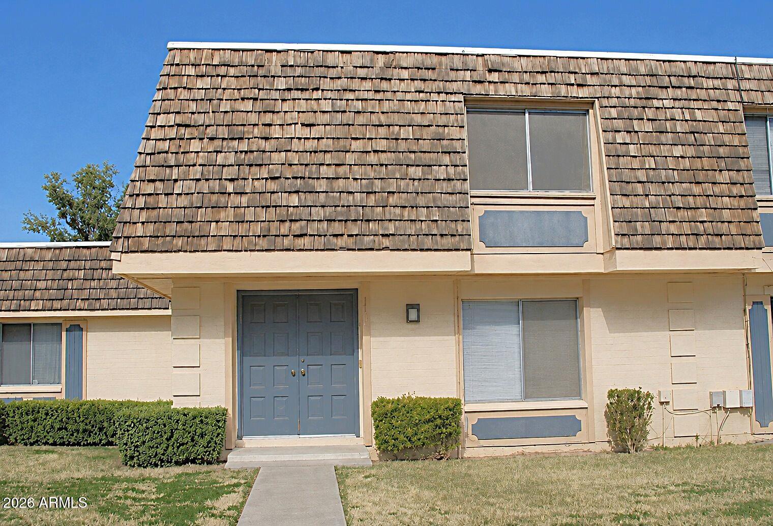 2037 W PIERSON Street