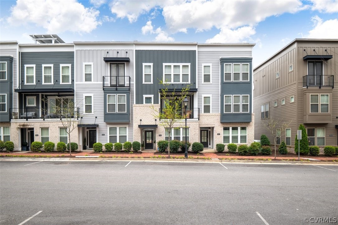 5009 Old Main St