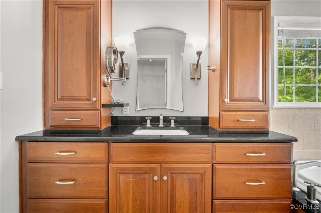 5519 Foxvale Ct