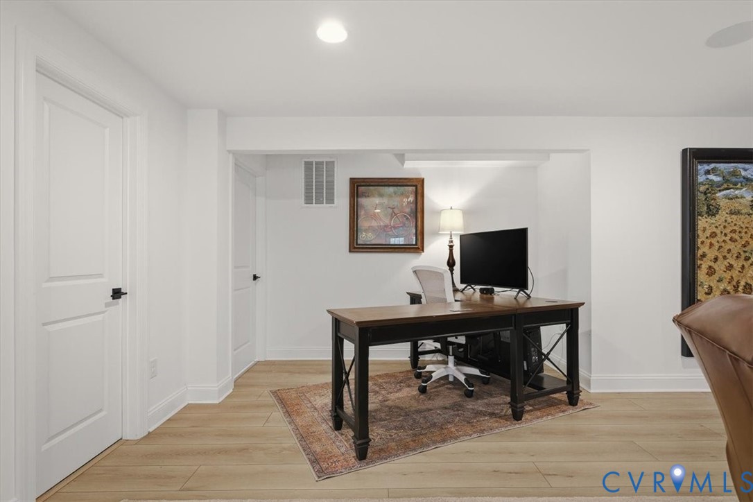 10050 Potters Wheel Way