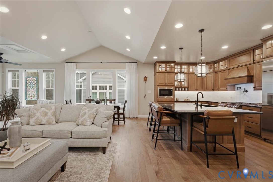 10050 Potters Wheel Way