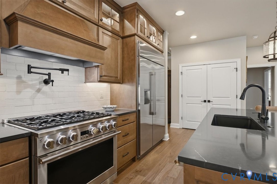 10050 Potters Wheel Way