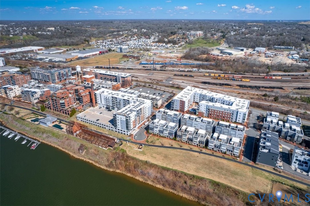 10 Capital Trail Row