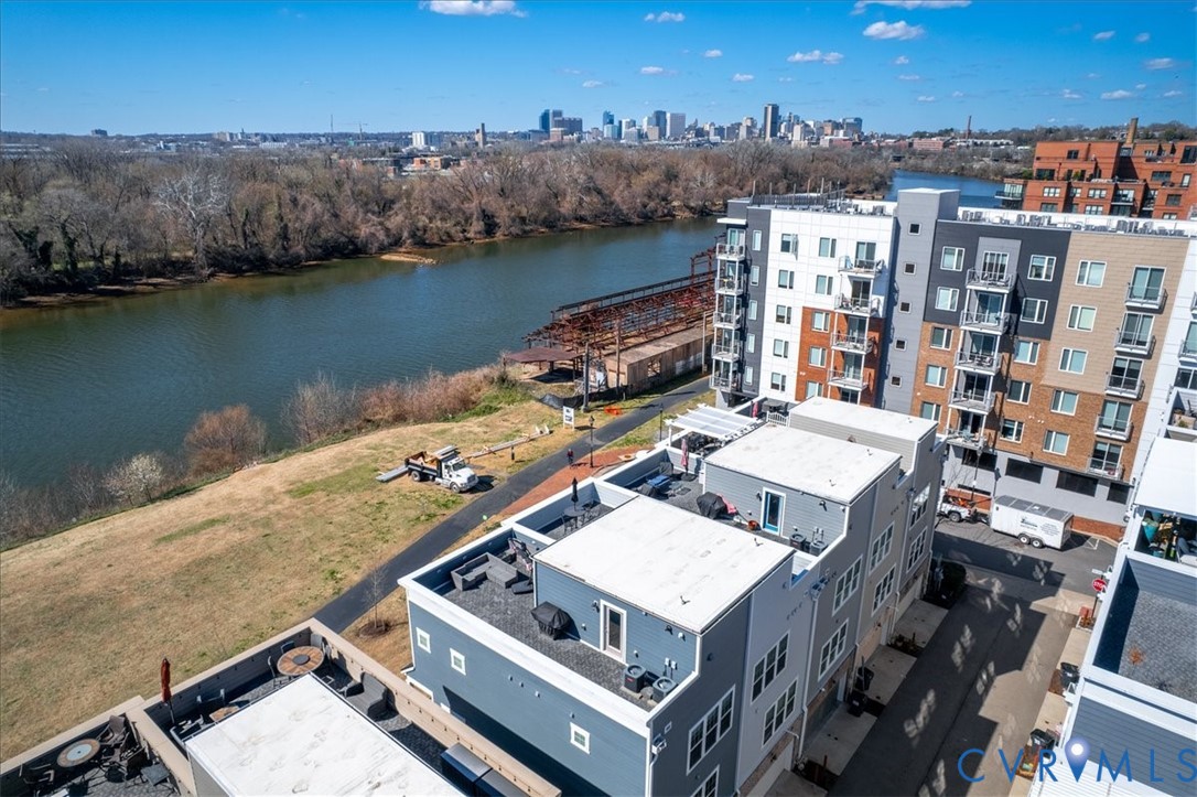 10 Capital Trail Row