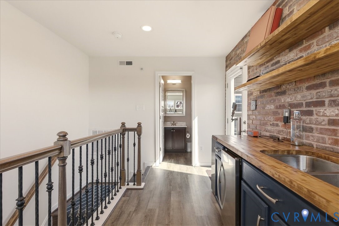 10 Capital Trail Row