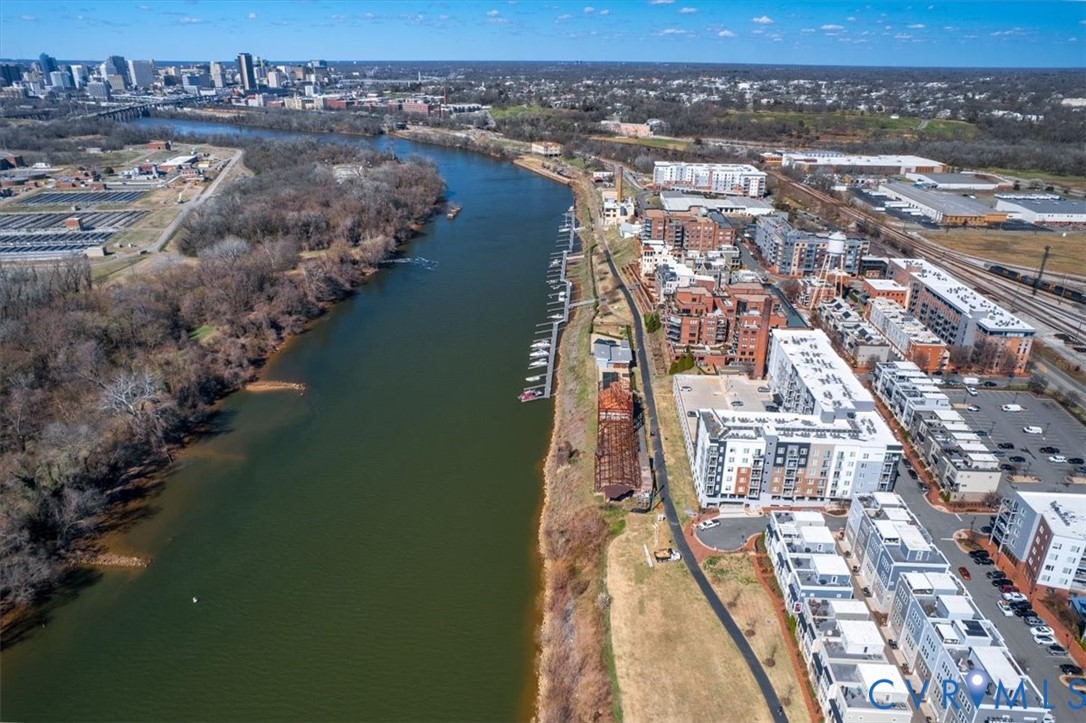 10 Capital Trail Row