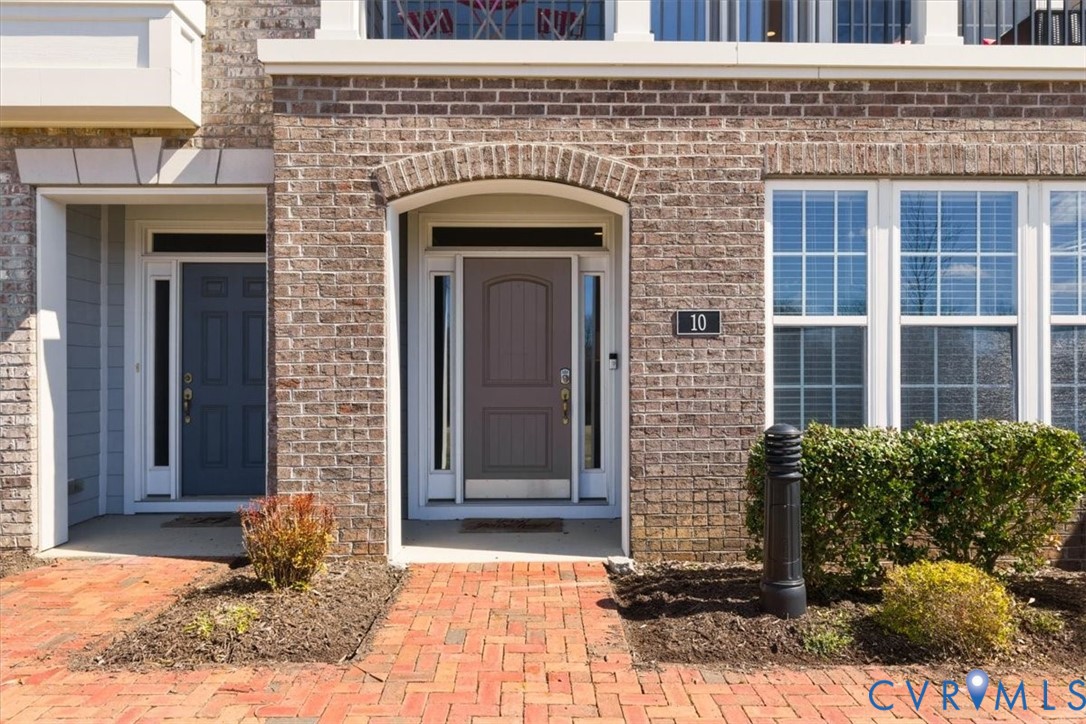 10 Capital Trail Row