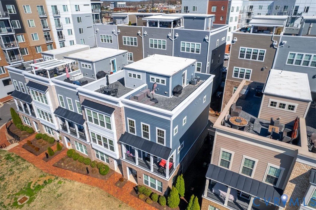 10 Capital Trail Row