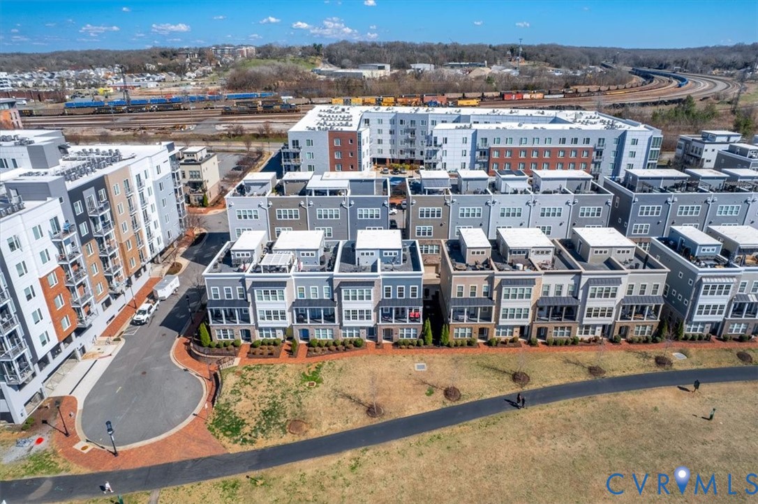 10 Capital Trail Row