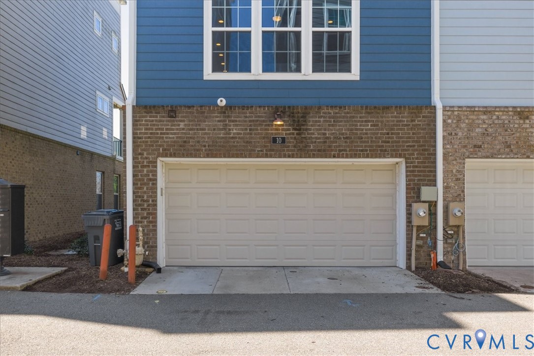 10 Capital Trail Row