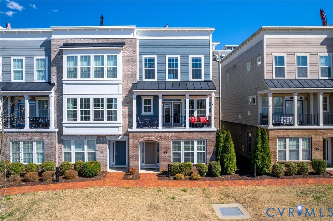 10 Capital Trail Row