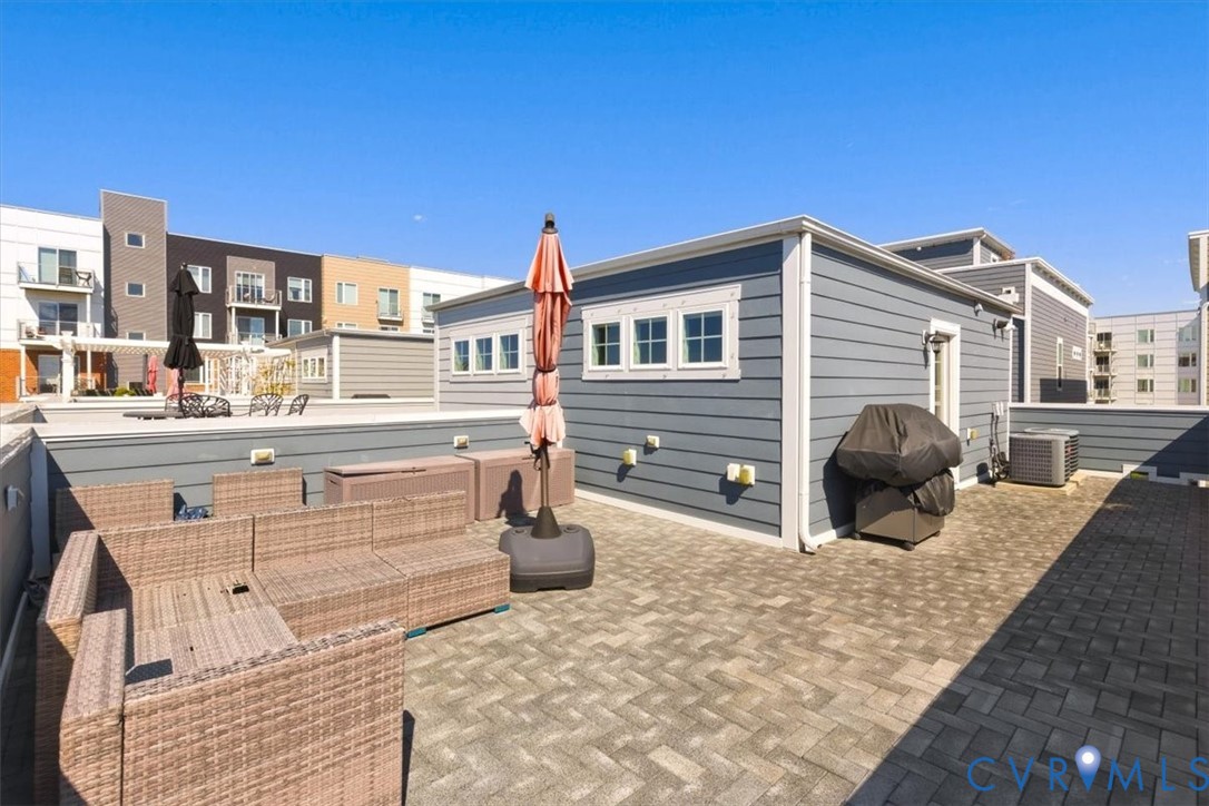 10 Capital Trail Row