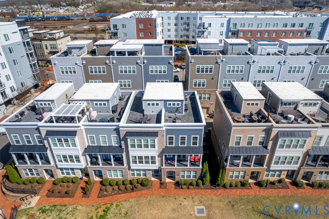 10 Capital Trail Row