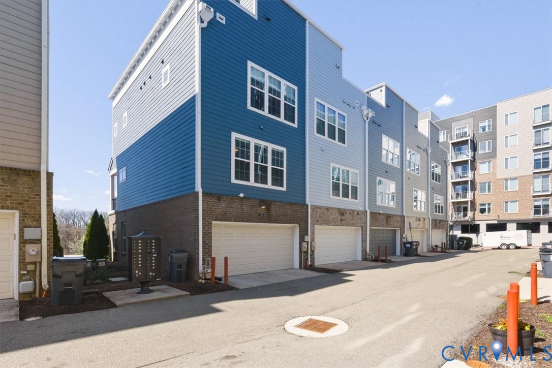 10 Capital Trail Row