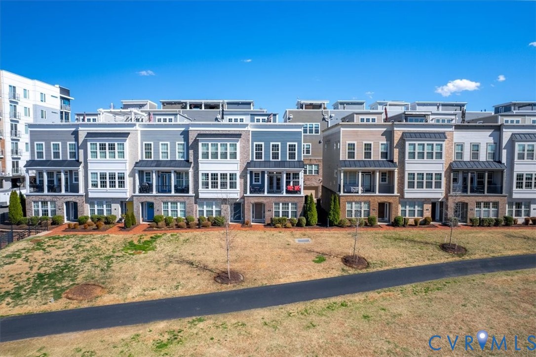 10 Capital Trail Row