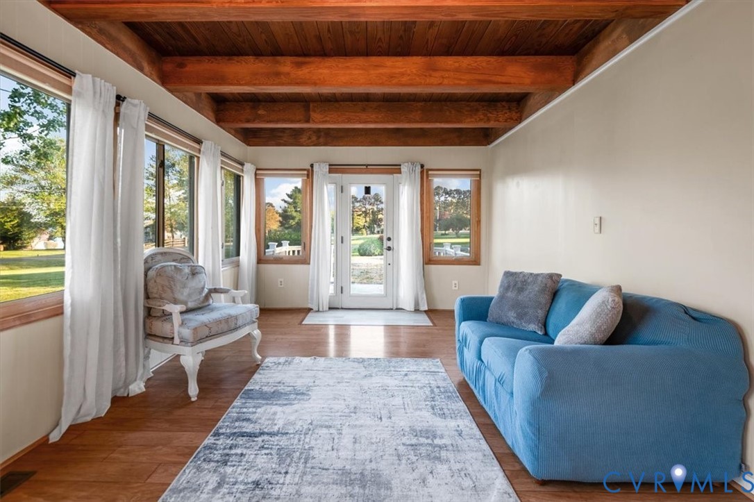 26 Lake Ct