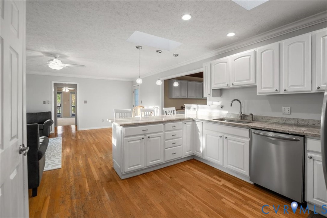 26 Lake Ct