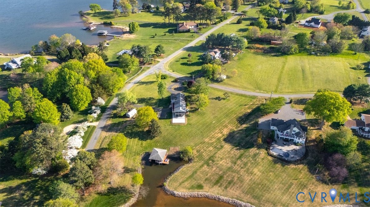 26 Lake Ct
