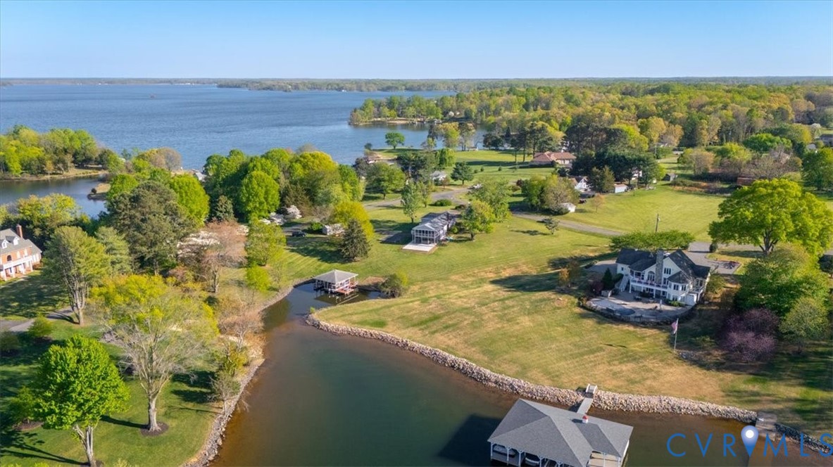 26 Lake Ct