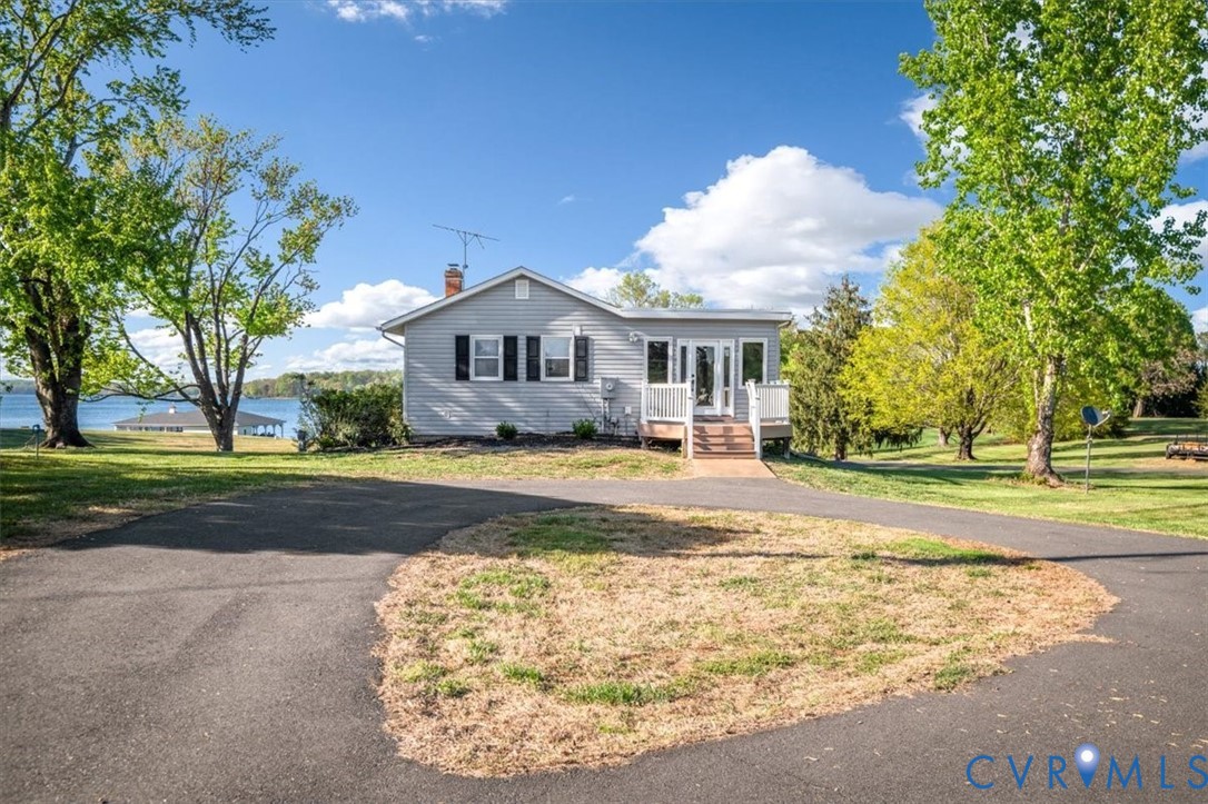 26 Lake Ct