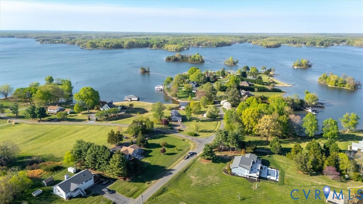 26 Lake Ct