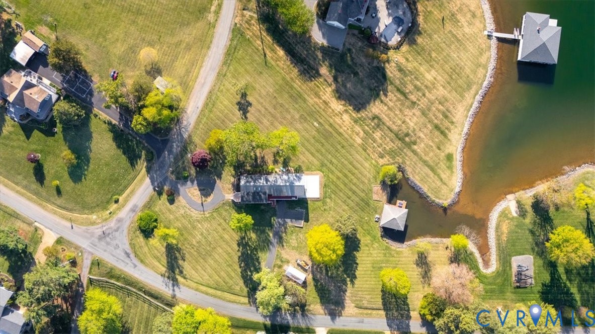 26 Lake Ct