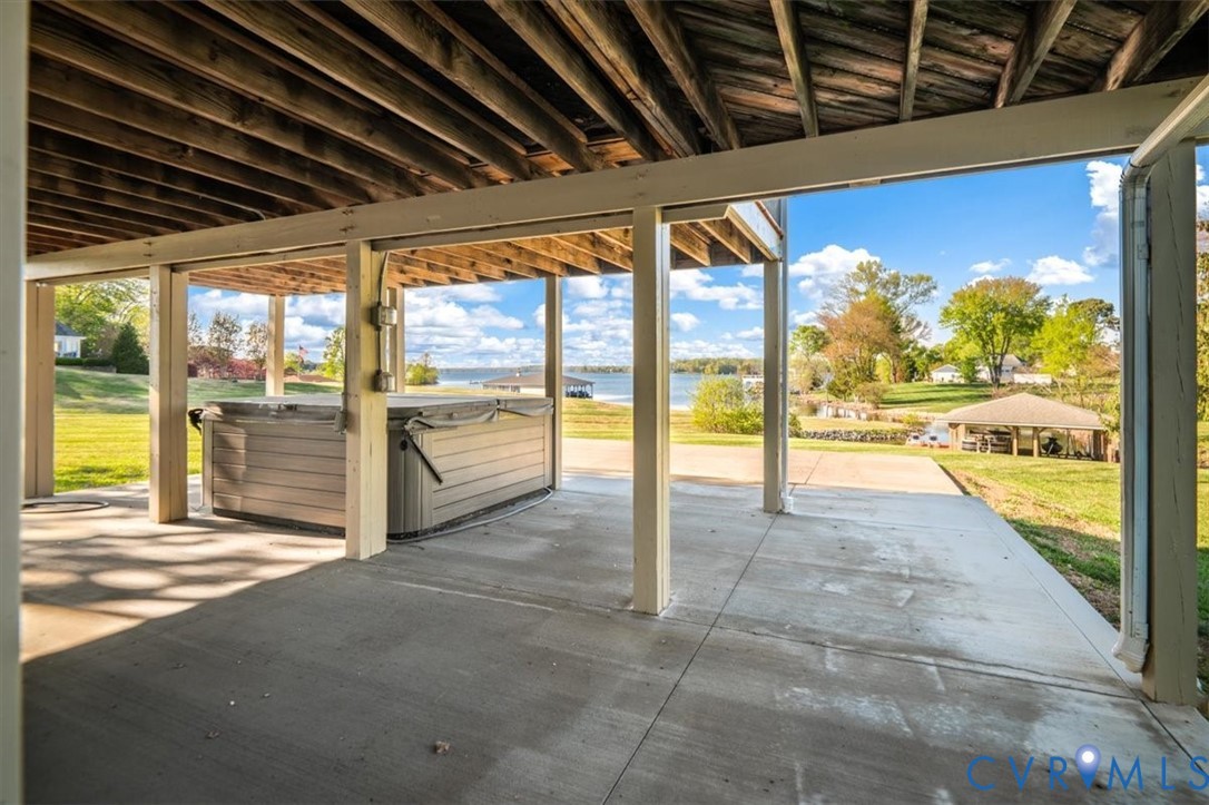 26 Lake Ct