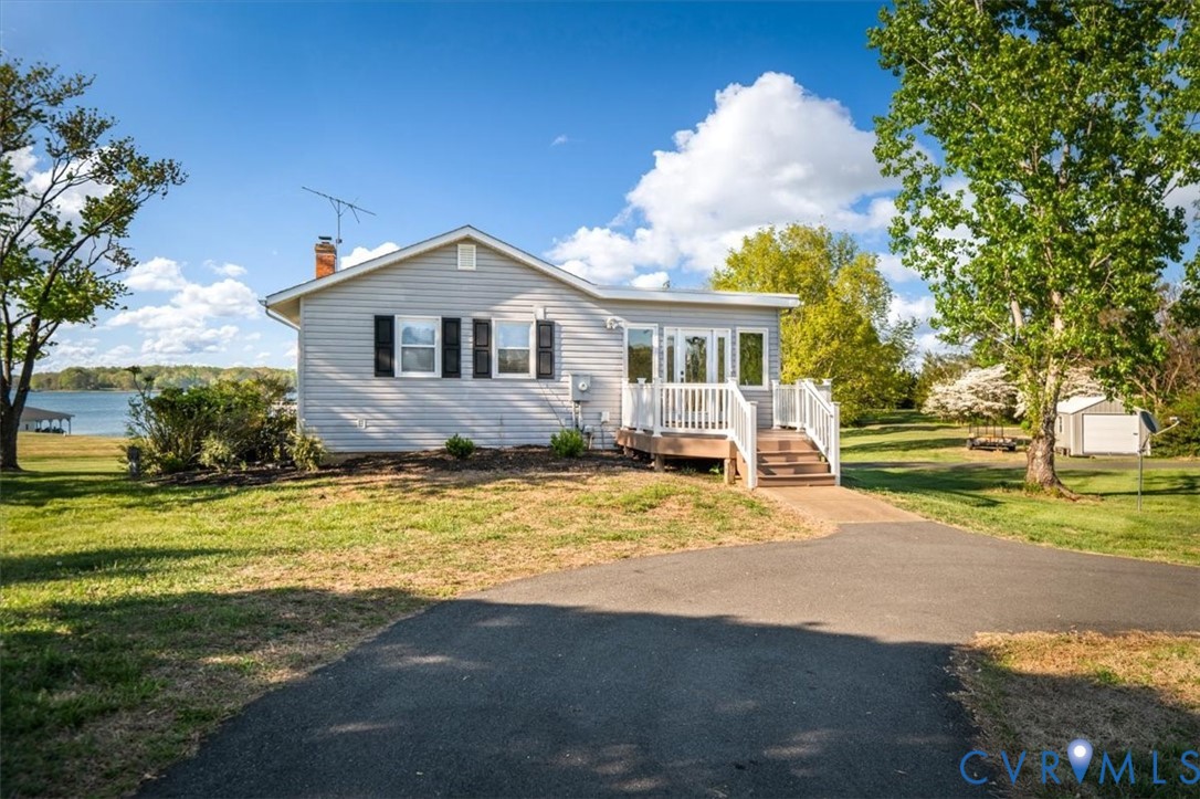26 Lake Ct