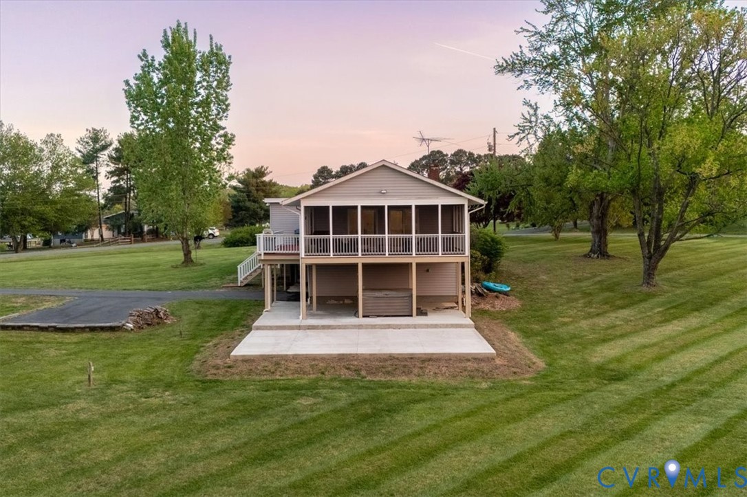 26 Lake Ct