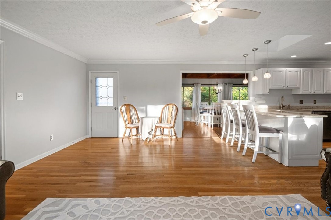 26 Lake Ct