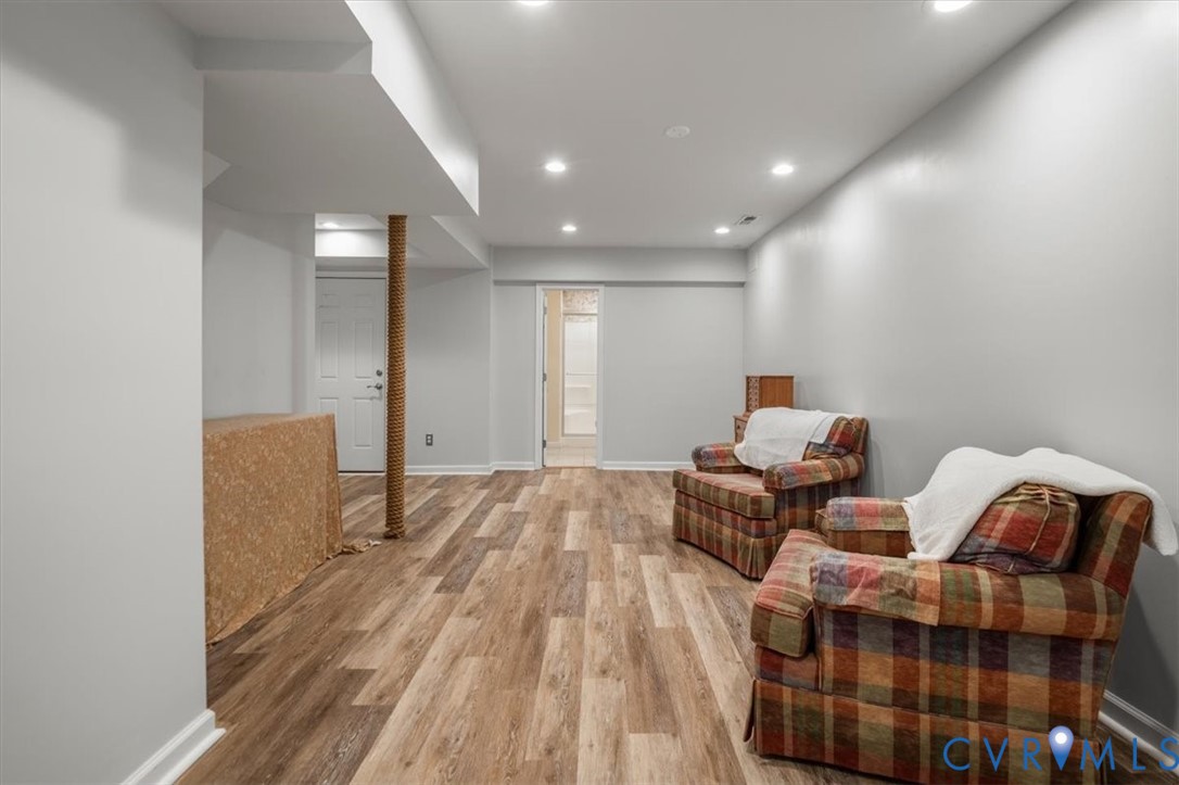 26 Lake Ct