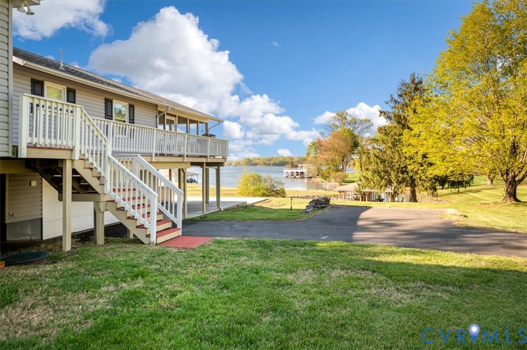 26 Lake Ct