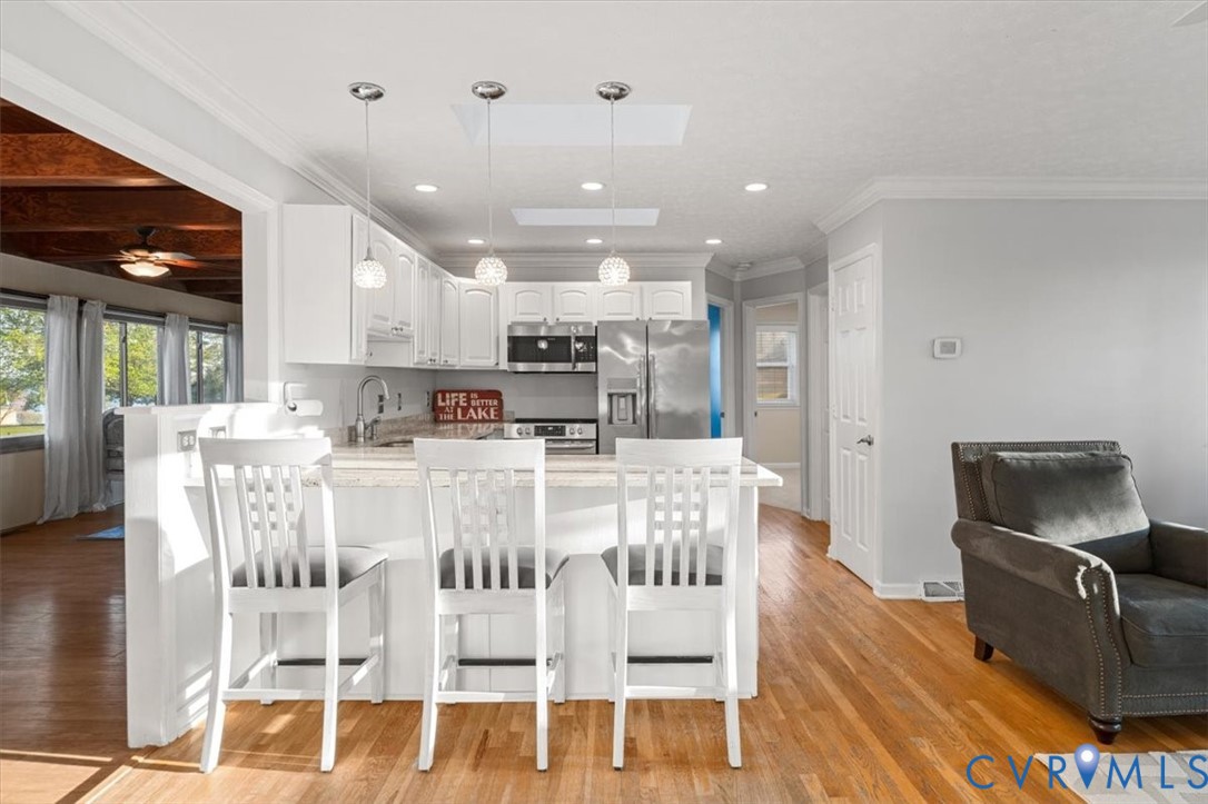 26 Lake Ct